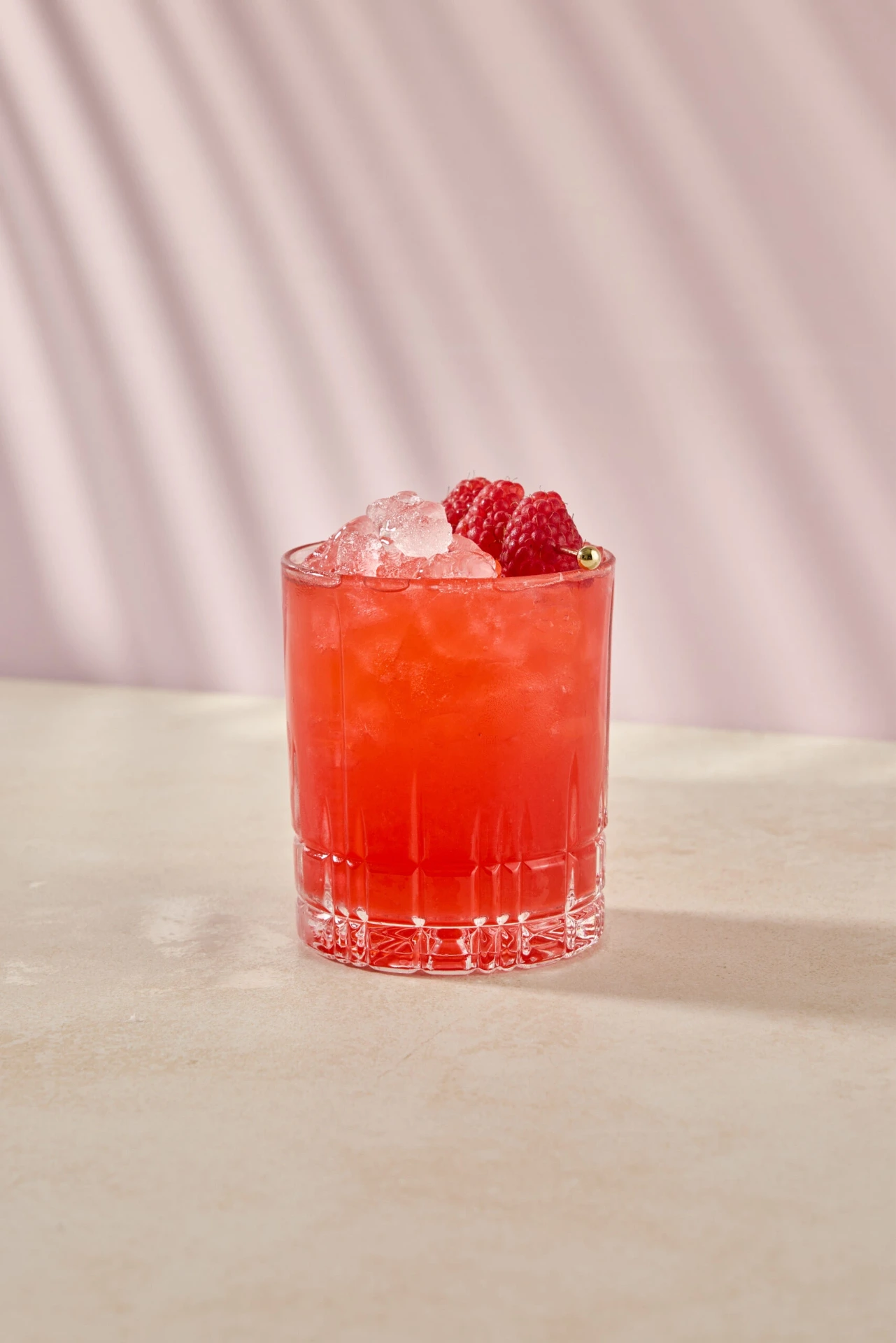 [117/010477] DUTCH COCKTAIL CLUB MOCKTAIL LAZY RED CHEEKS 0,0% 700 ML <**>